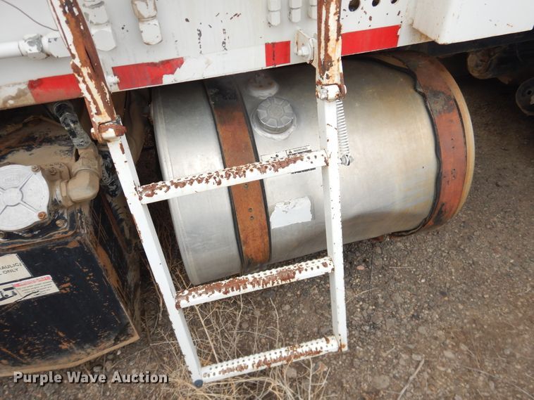 image for item DG8495 2005 Autocar WX  refuse truck