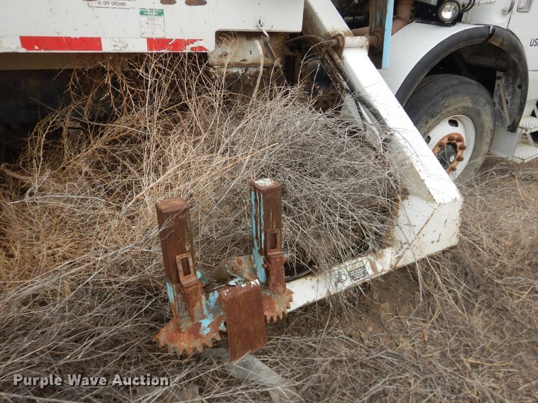 image for item DG8495 2005 Autocar WX  refuse truck