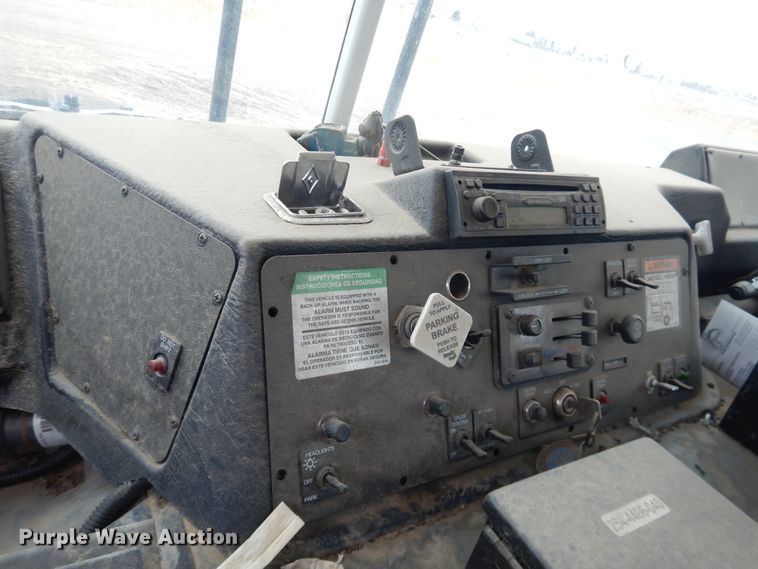 image for item DG8495 2005 Autocar WX  refuse truck