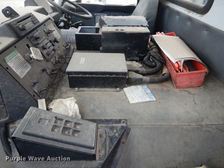 image for item DG8495 2005 Autocar WX  refuse truck