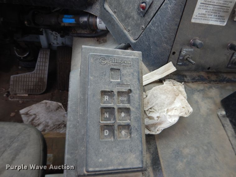 image for item DG8495 2005 Autocar WX  refuse truck