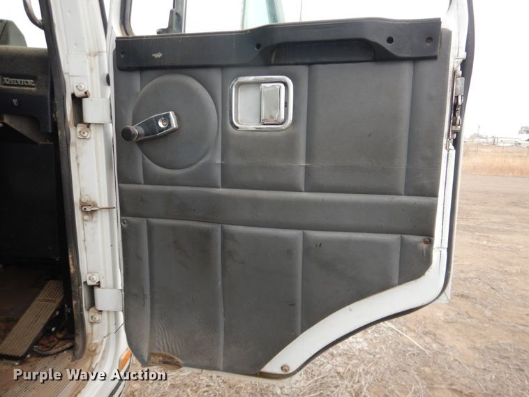 image for item DG8495 2005 Autocar WX  refuse truck