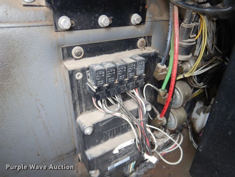 image for item DG8495 2005 Autocar WX  refuse truck