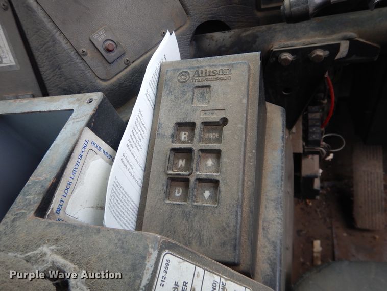 image for item DG8495 2005 Autocar WX  refuse truck