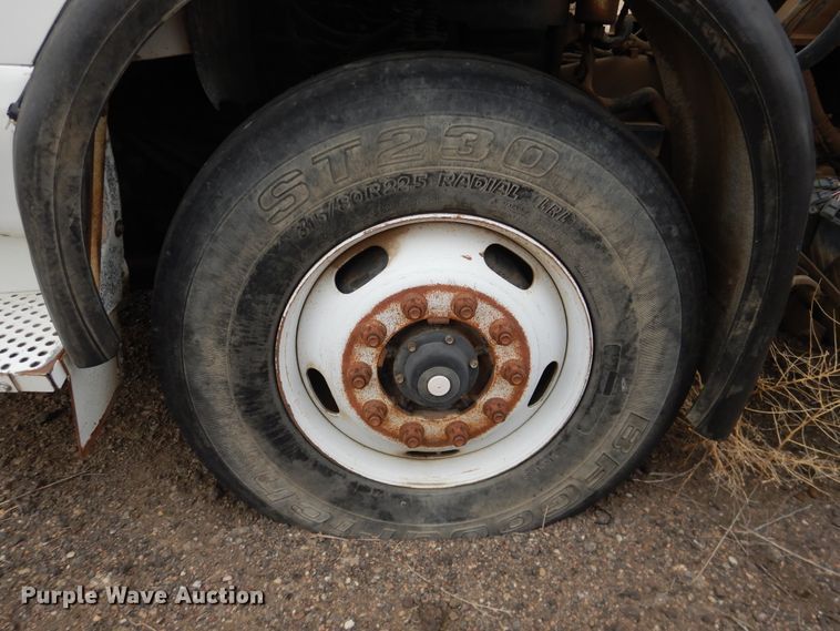 image for item DG8495 2005 Autocar WX  refuse truck