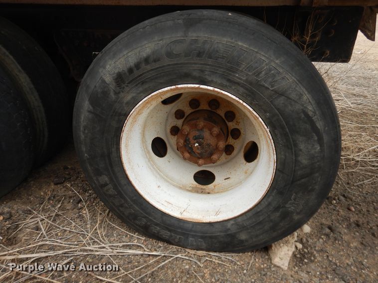 image for item DG8495 2005 Autocar WX  refuse truck