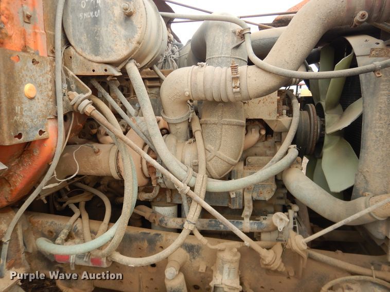 image for item DG8498 1982 International 2574  semi truck