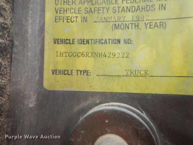 image for item DG8498 1982 International 2574  semi truck