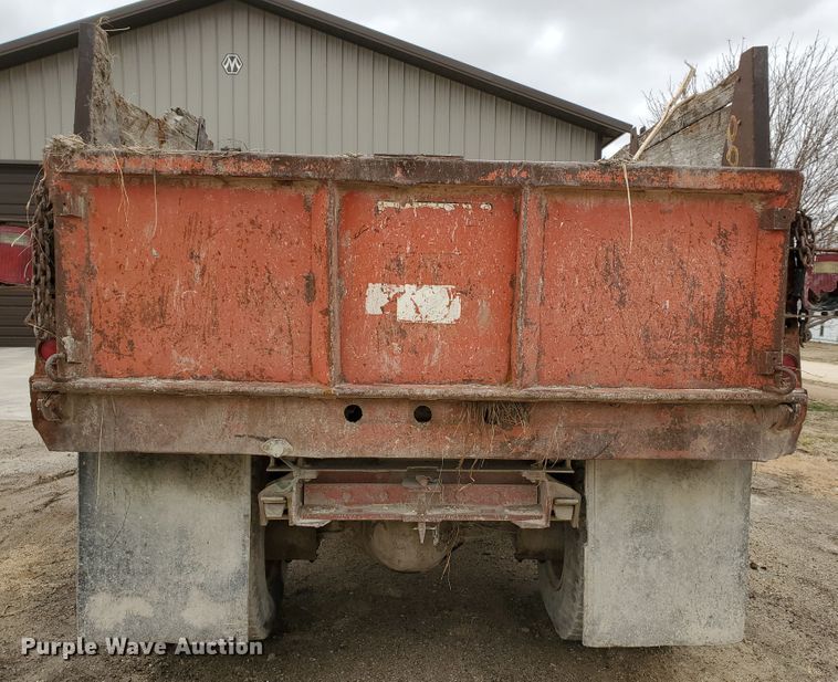 image for item DI4751 1976 Ford F700  dump truck