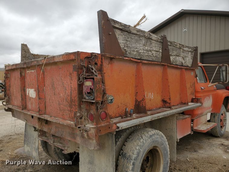 image for item DI4751 1976 Ford F700  dump truck