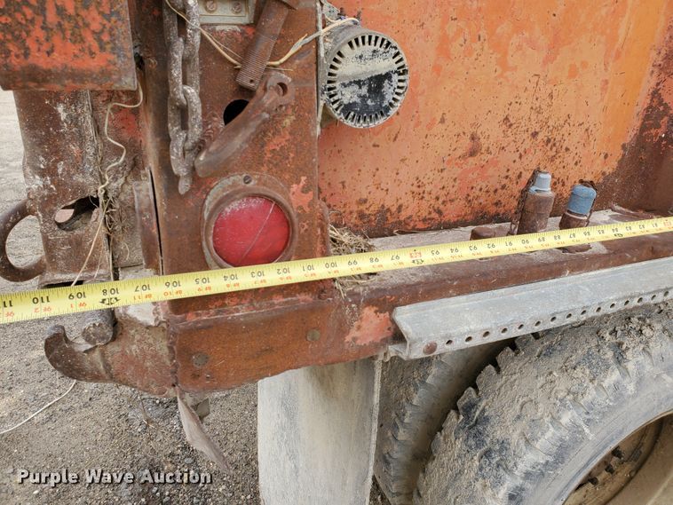 image for item DI4751 1976 Ford F700  dump truck