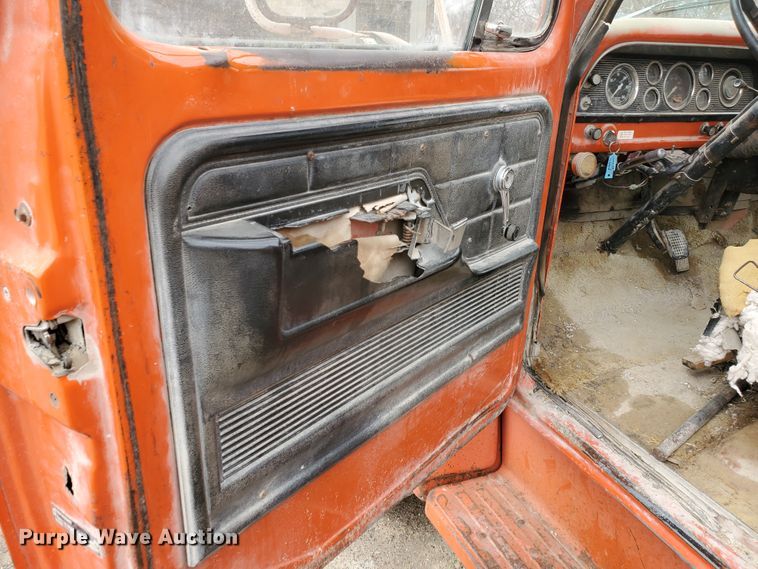 image for item DI4751 1976 Ford F700  dump truck