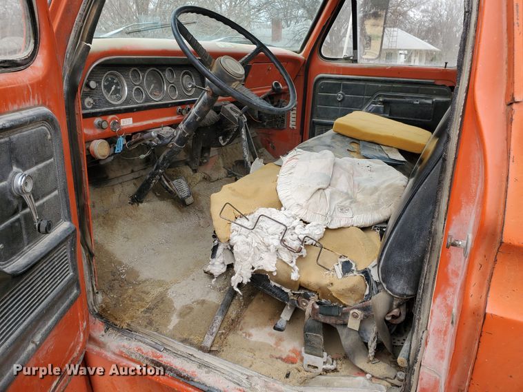 image for item DI4751 1976 Ford F700  dump truck