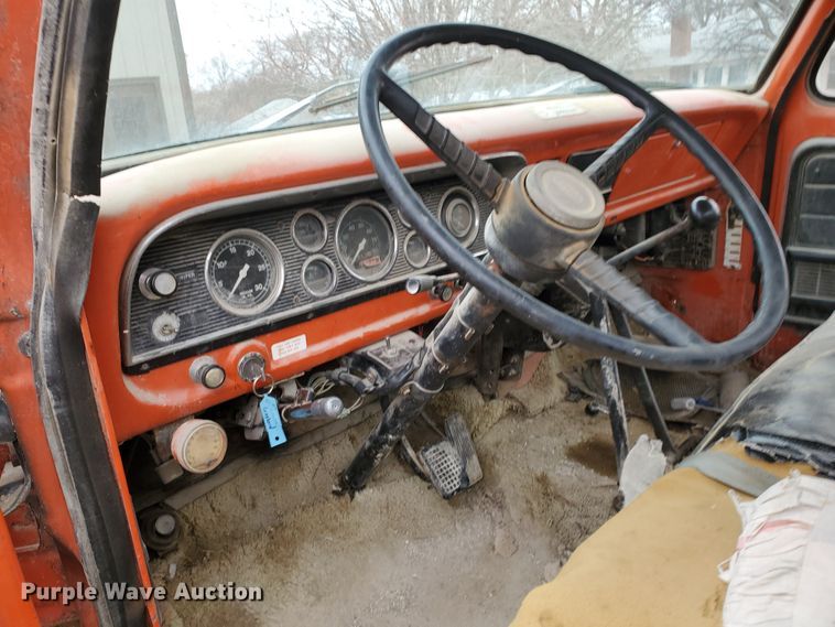 image for item DI4751 1976 Ford F700  dump truck