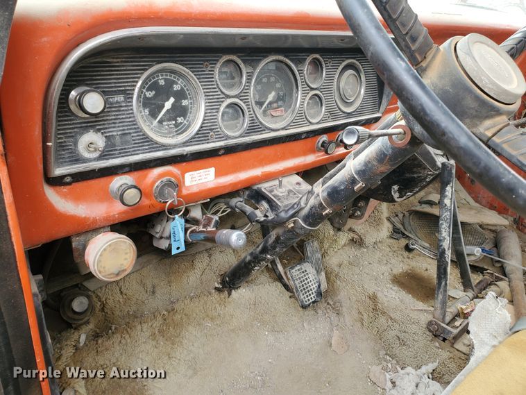 image for item DI4751 1976 Ford F700  dump truck