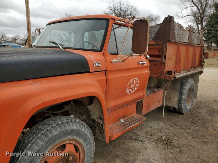 image for item DI4751 1976 Ford F700  dump truck