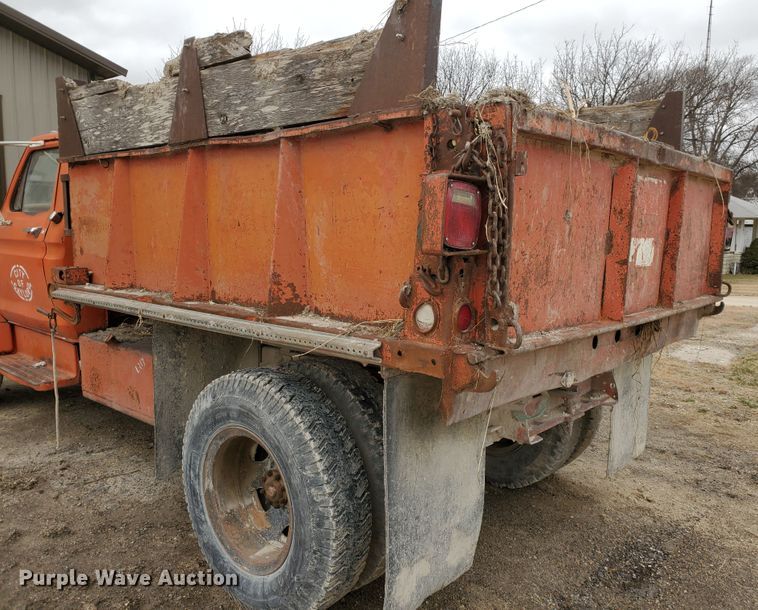image for item DI4751 1976 Ford F700  dump truck