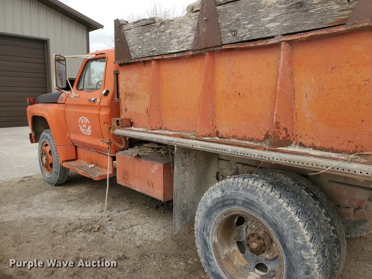 image for item DI4751 1976 Ford F700  dump truck