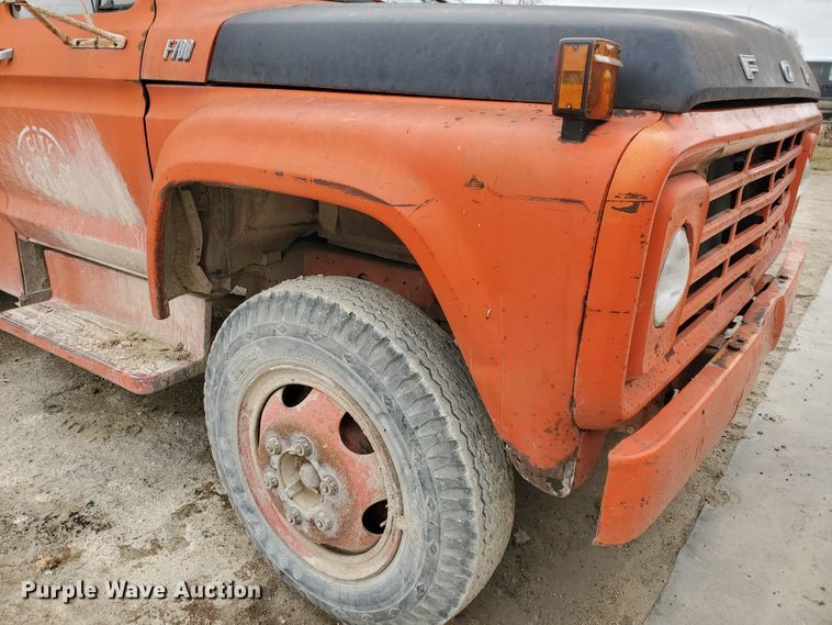 image for item DI4751 1976 Ford F700  dump truck