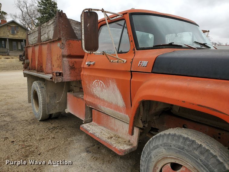 image for item DI4751 1976 Ford F700  dump truck