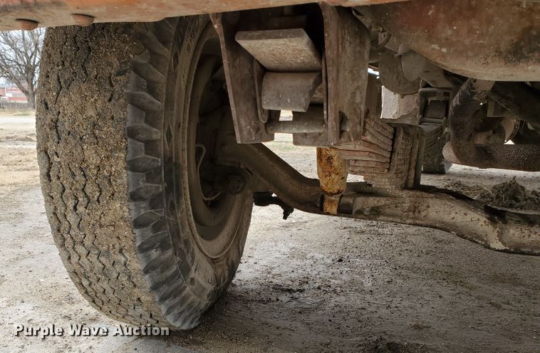 image for item DI4751 1976 Ford F700  dump truck