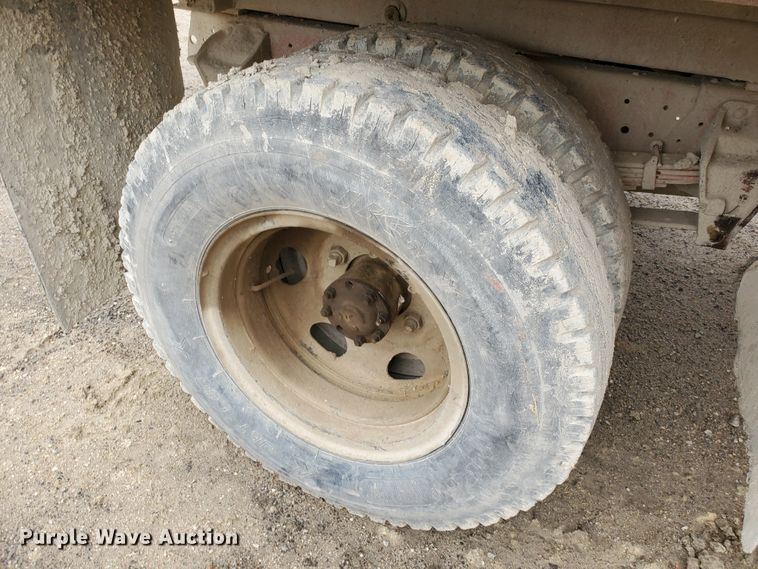 image for item DI4751 1976 Ford F700  dump truck