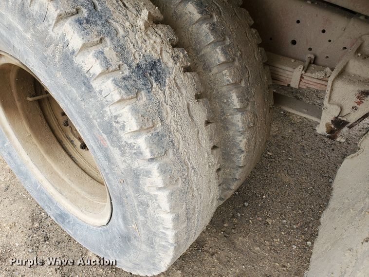 image for item DI4751 1976 Ford F700  dump truck