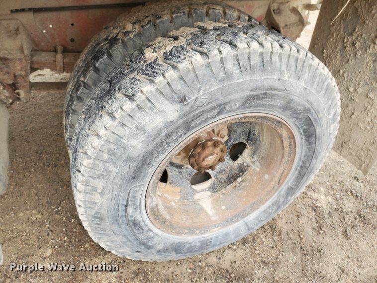 image for item DI4751 1976 Ford F700  dump truck