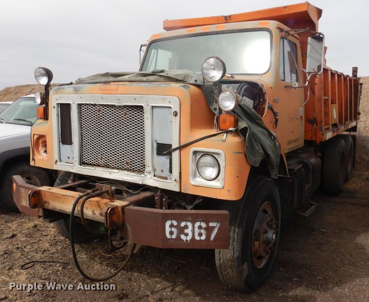 image for item DI5501 1985 International F2574  dump truck