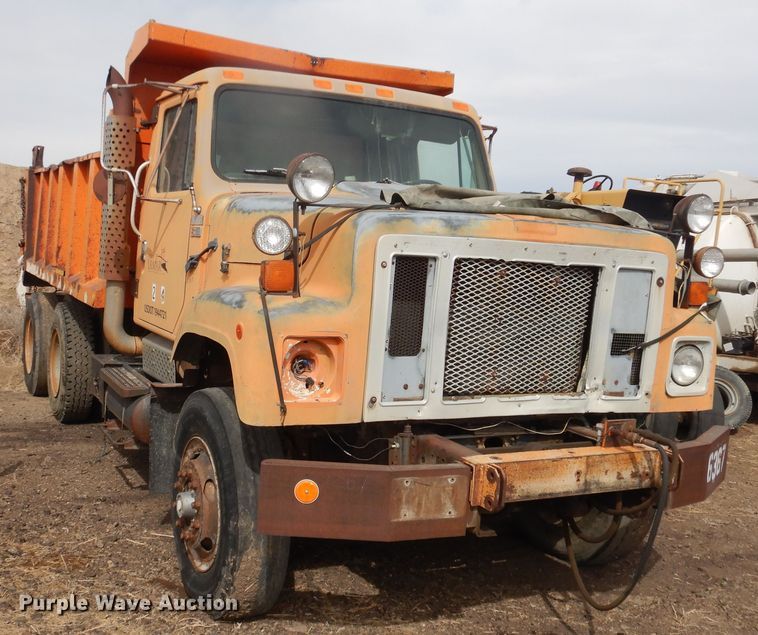 image for item DI5501 1985 International F2574  dump truck