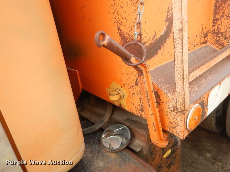 image for item DI5501 1985 International F2574  dump truck