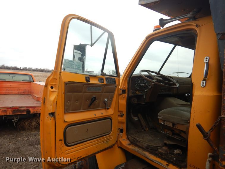 image for item DI5509 1978 GMC Brigadier  dump truck