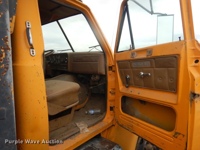 image for item DI5509 1978 GMC Brigadier  dump truck