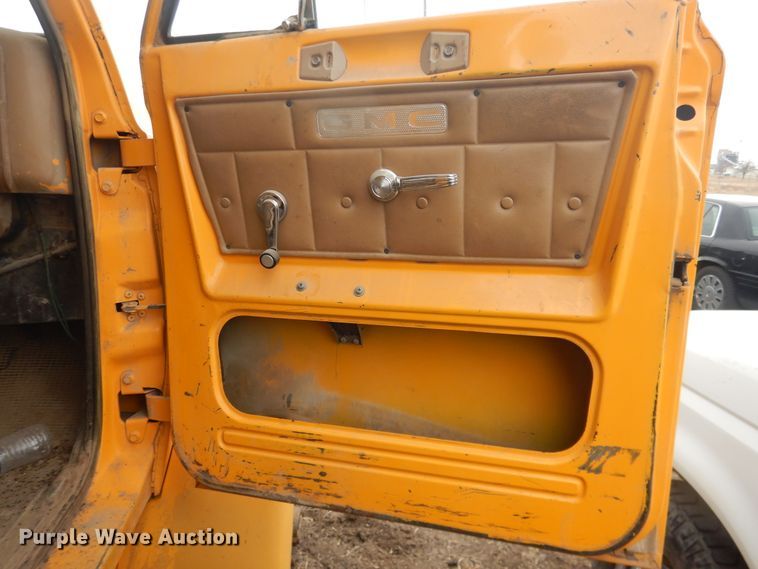 image for item DI5509 1978 GMC Brigadier  dump truck