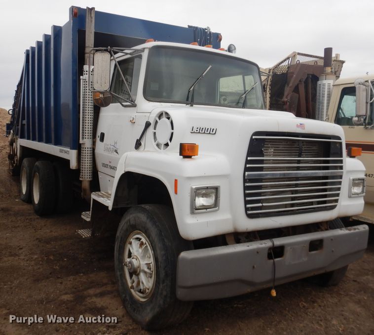 image for item DI5510 1995 Ford L8000  refuse truck