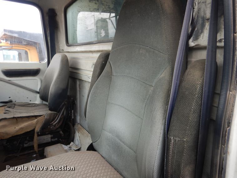 image for item DI5510 1995 Ford L8000  refuse truck