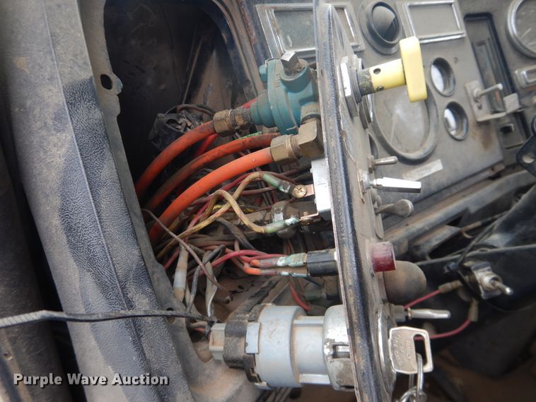 image for item DI5510 1995 Ford L8000  refuse truck