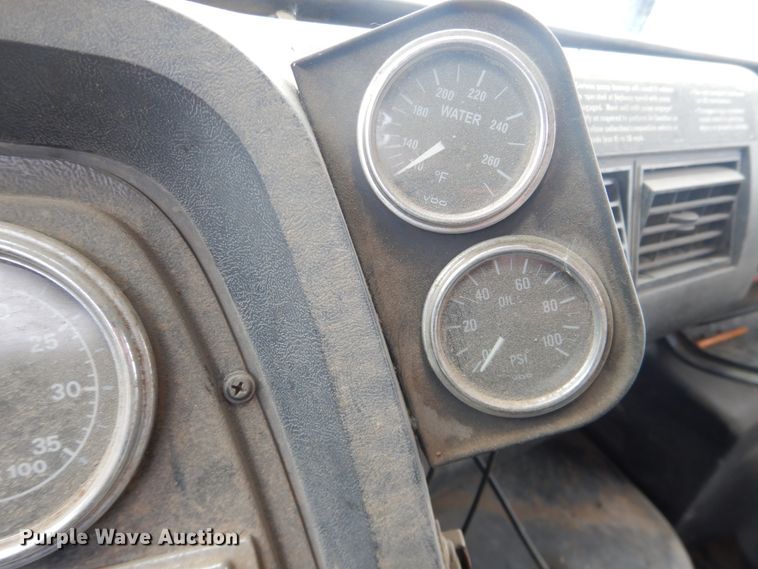 image for item DI5510 1995 Ford L8000  refuse truck