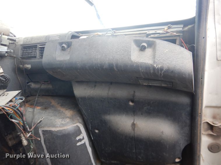 image for item DI5510 1995 Ford L8000  refuse truck