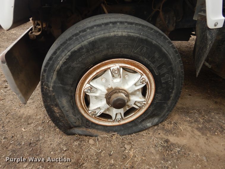 image for item DI5510 1995 Ford L8000  refuse truck