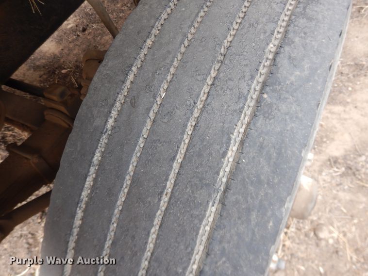 image for item DI5510 1995 Ford L8000  refuse truck