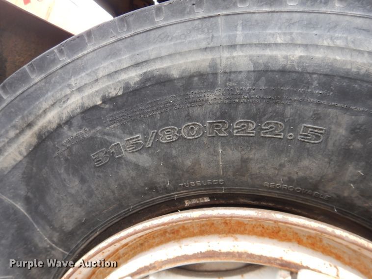 image for item DI5510 1995 Ford L8000  refuse truck