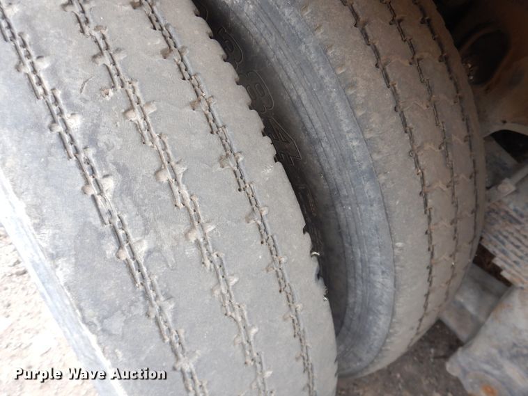 image for item DI5510 1995 Ford L8000  refuse truck