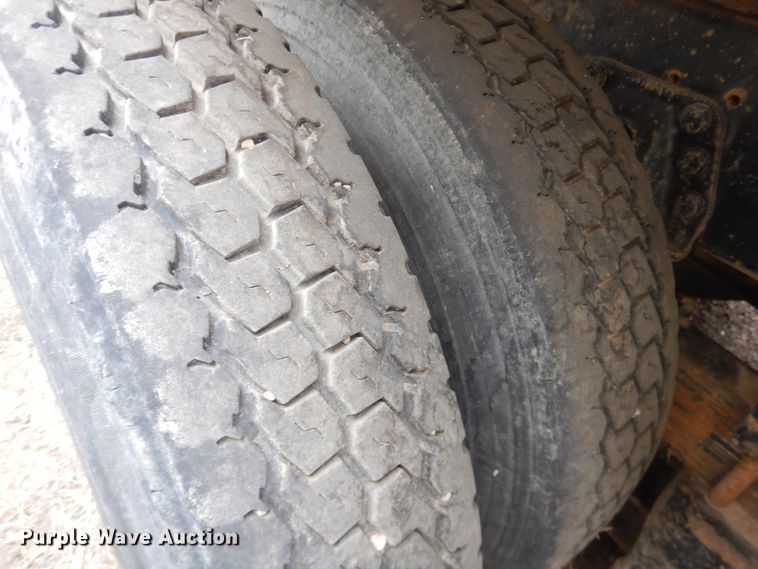 image for item DI5510 1995 Ford L8000  refuse truck