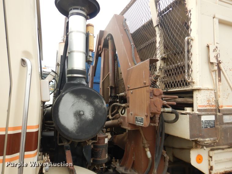 image for item DI5511 1992 White GMC WX Xpeditor  refuse truck