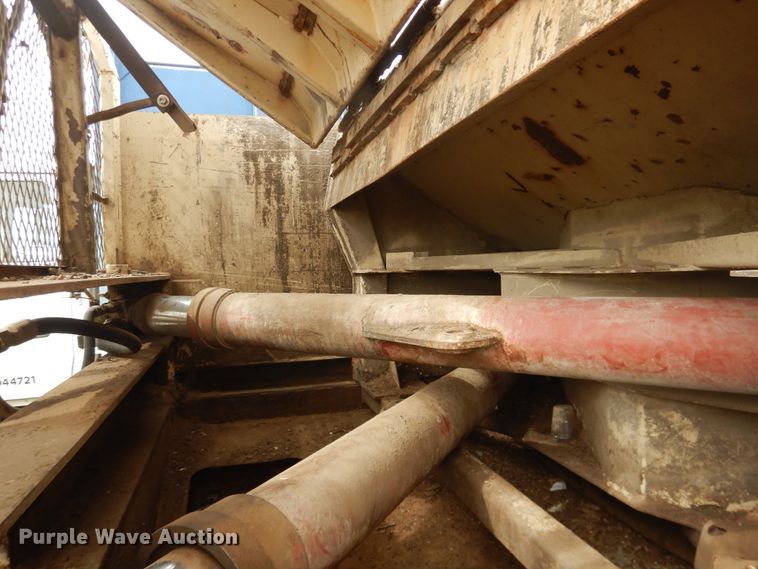 image for item DI5511 1992 White GMC WX Xpeditor  refuse truck