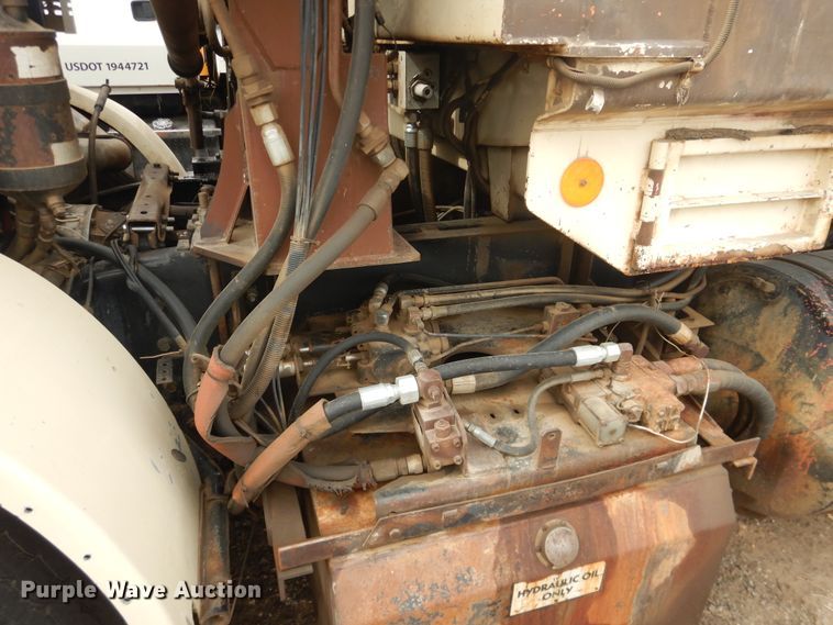 image for item DI5511 1992 White GMC WX Xpeditor  refuse truck