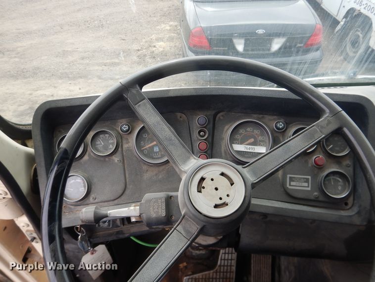 image for item DI5511 1992 White GMC WX Xpeditor  refuse truck