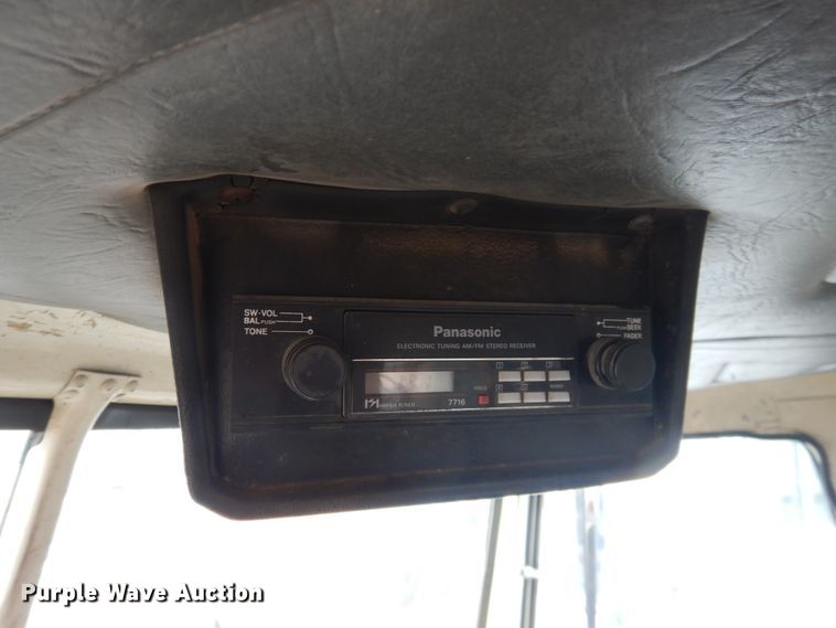 image for item DI5511 1992 White GMC WX Xpeditor  refuse truck