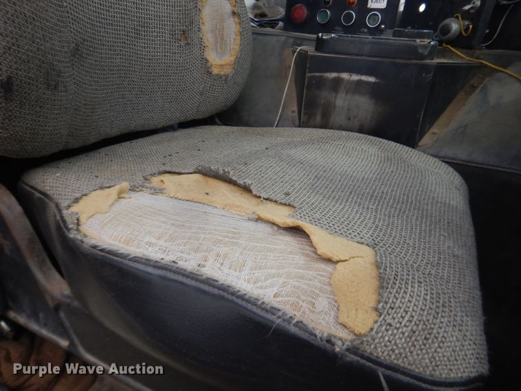 image for item DI5511 1992 White GMC WX Xpeditor  refuse truck